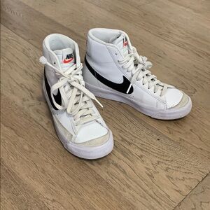Nike Kids White Blazer Mid ‘77 Trainers Size 4Y High Top Sneakers